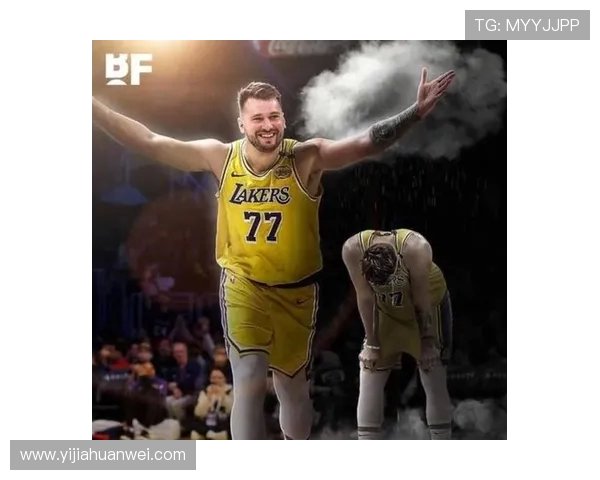 圣诞大战勇士对决湖人NBA经典对抗赛引发球迷热潮